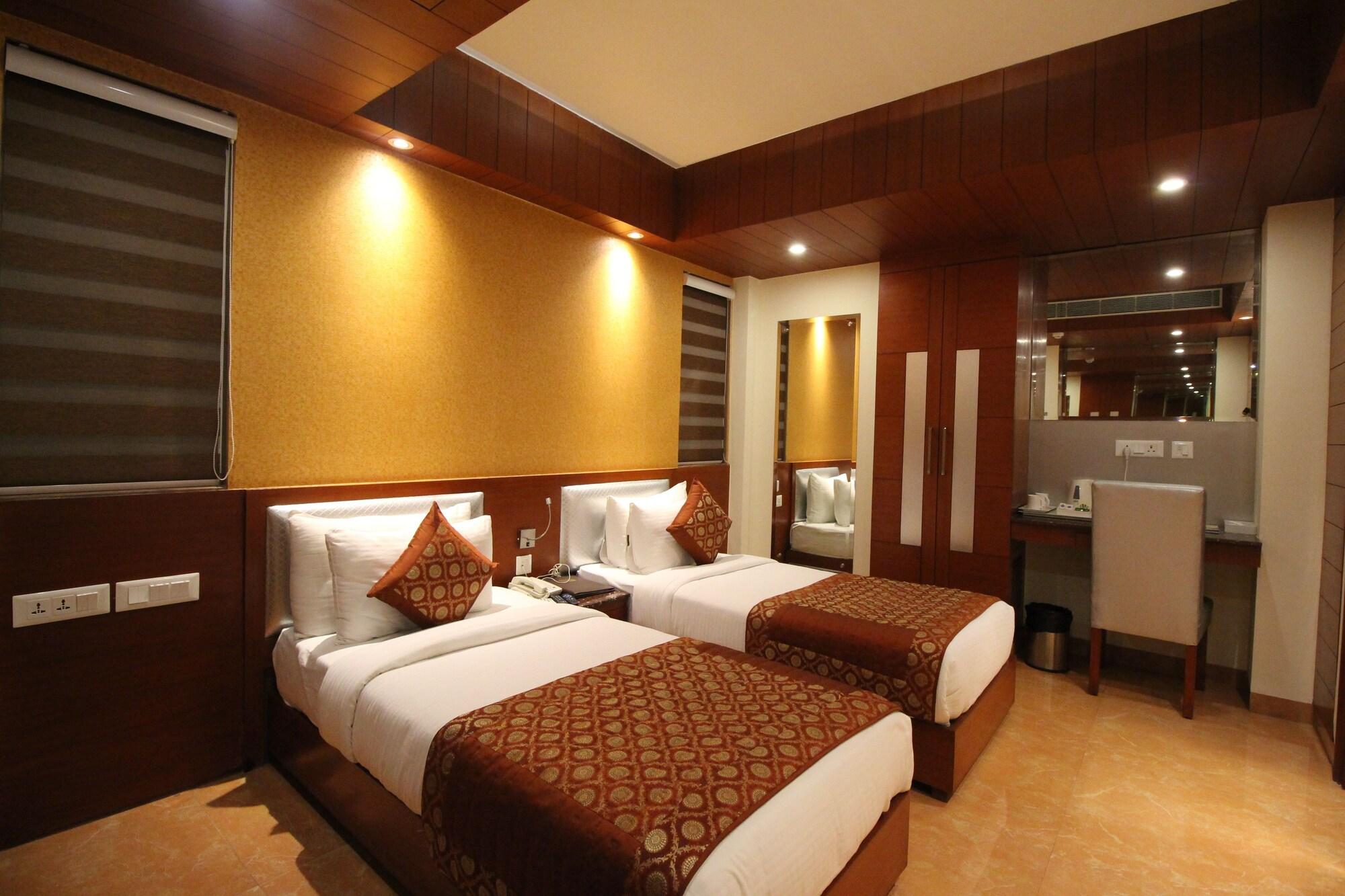Hotel Golden Grand Delhi  Eksteriør billede