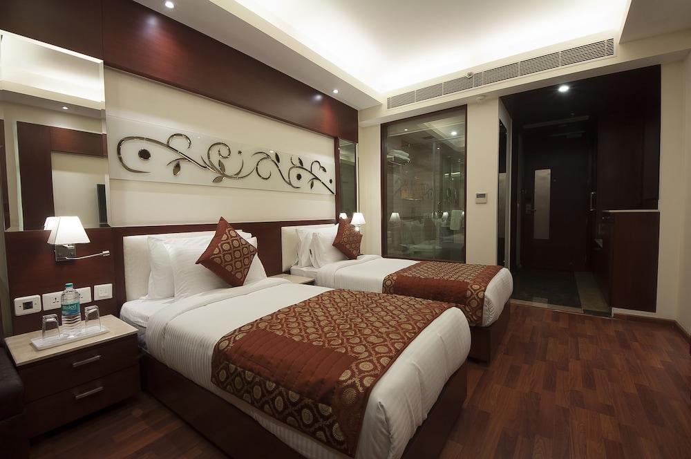 Hotel Golden Grand Delhi  Eksteriør billede
