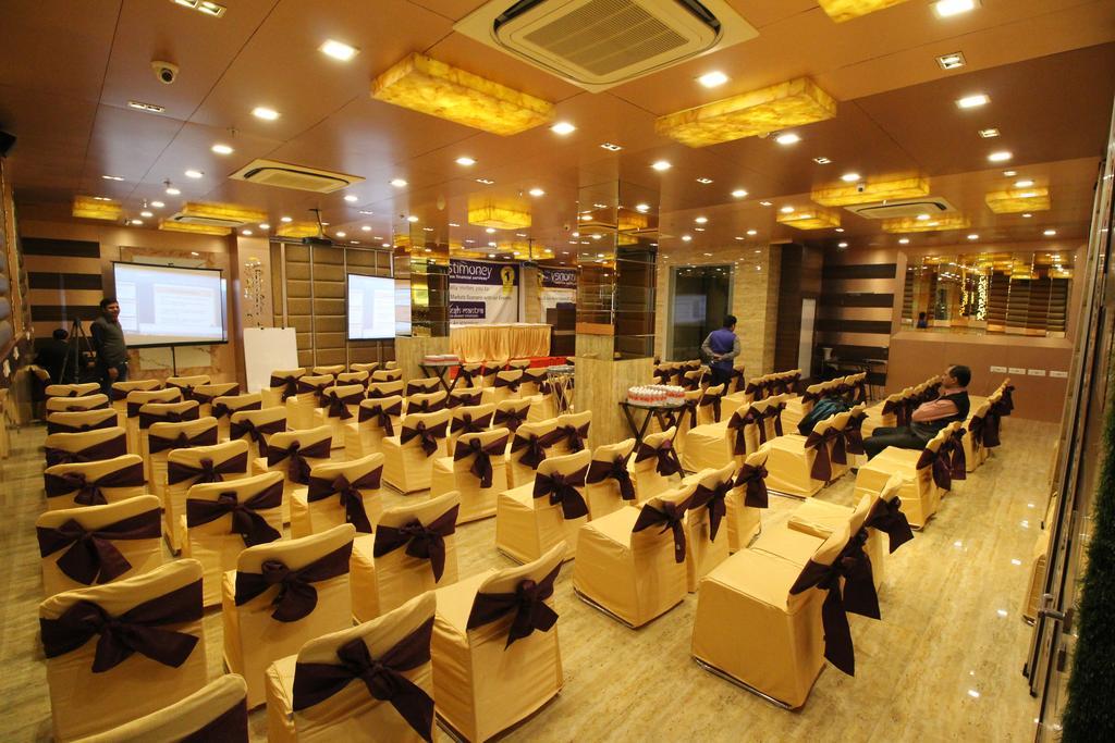 Hotel Golden Grand Delhi  Eksteriør billede