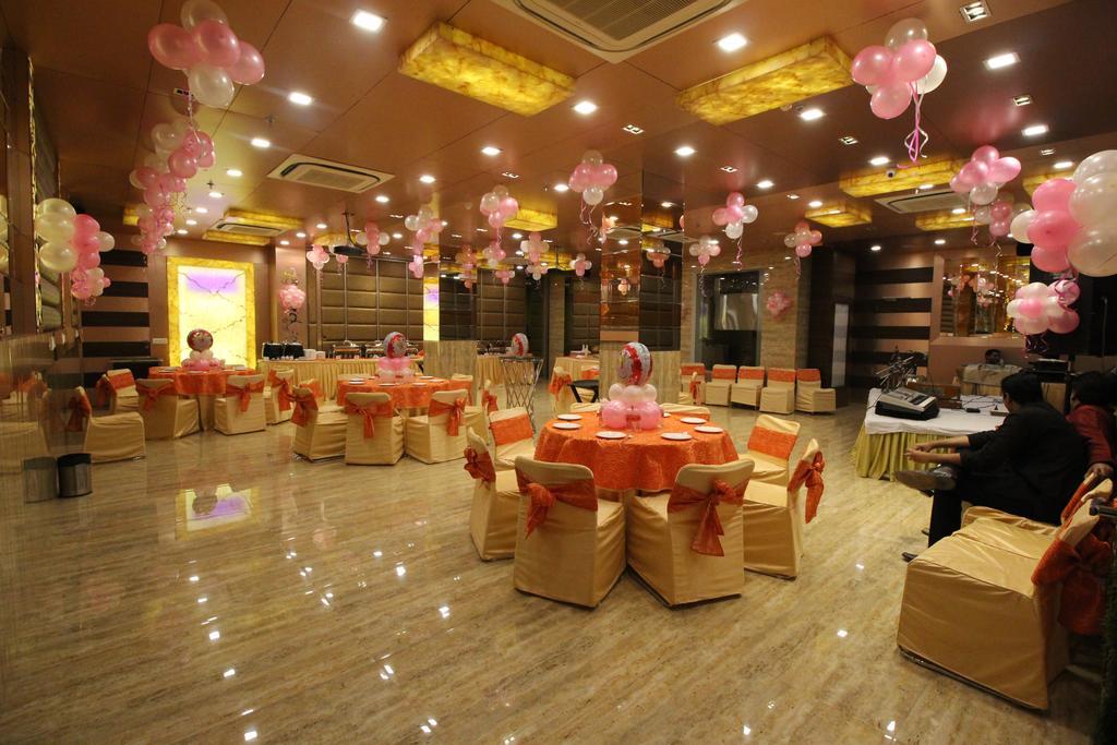 Hotel Golden Grand Delhi  Eksteriør billede