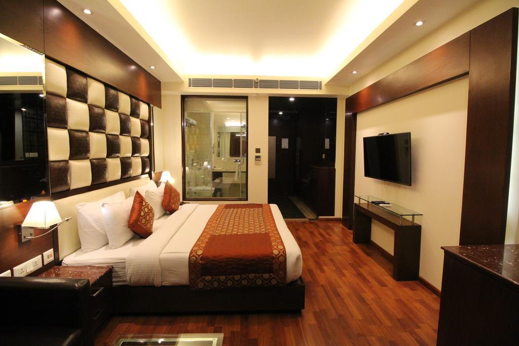 Hotel Golden Grand Delhi  Eksteriør billede