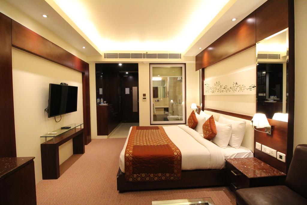 Hotel Golden Grand Delhi  Eksteriør billede