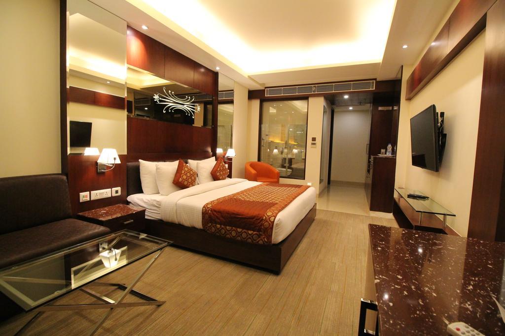 Hotel Golden Grand Delhi  Eksteriør billede