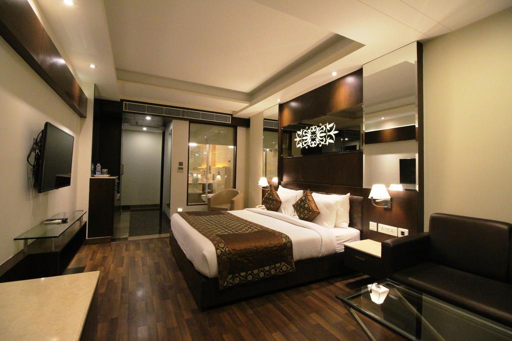 Hotel Golden Grand Delhi  Eksteriør billede