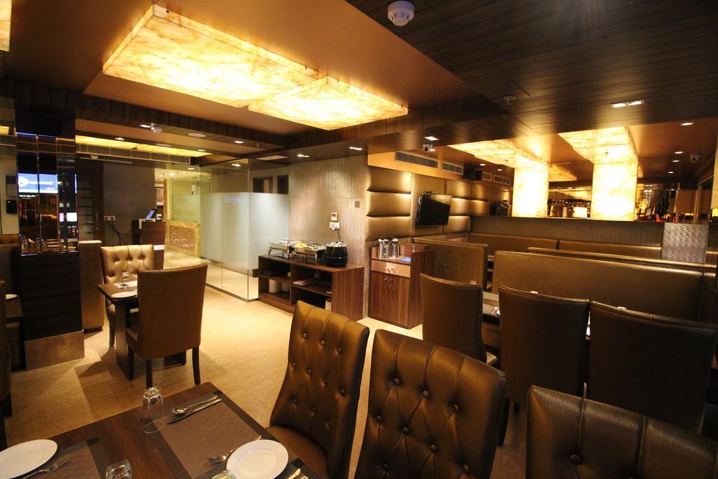 Hotel Golden Grand Delhi  Eksteriør billede