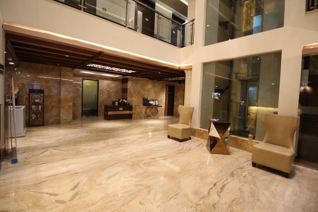 Hotel Golden Grand Delhi  Eksteriør billede