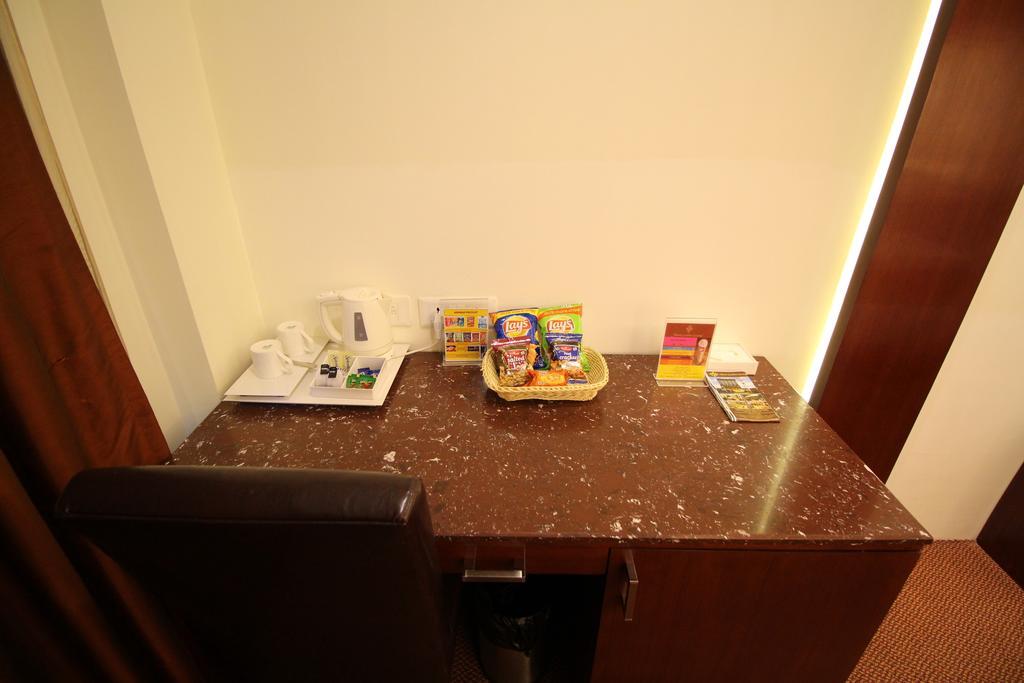 Hotel Golden Grand Delhi  Eksteriør billede