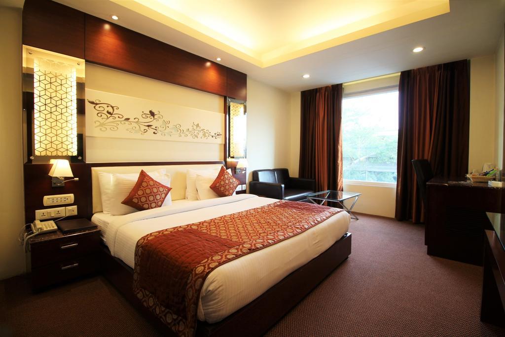 Hotel Golden Grand Delhi  Eksteriør billede